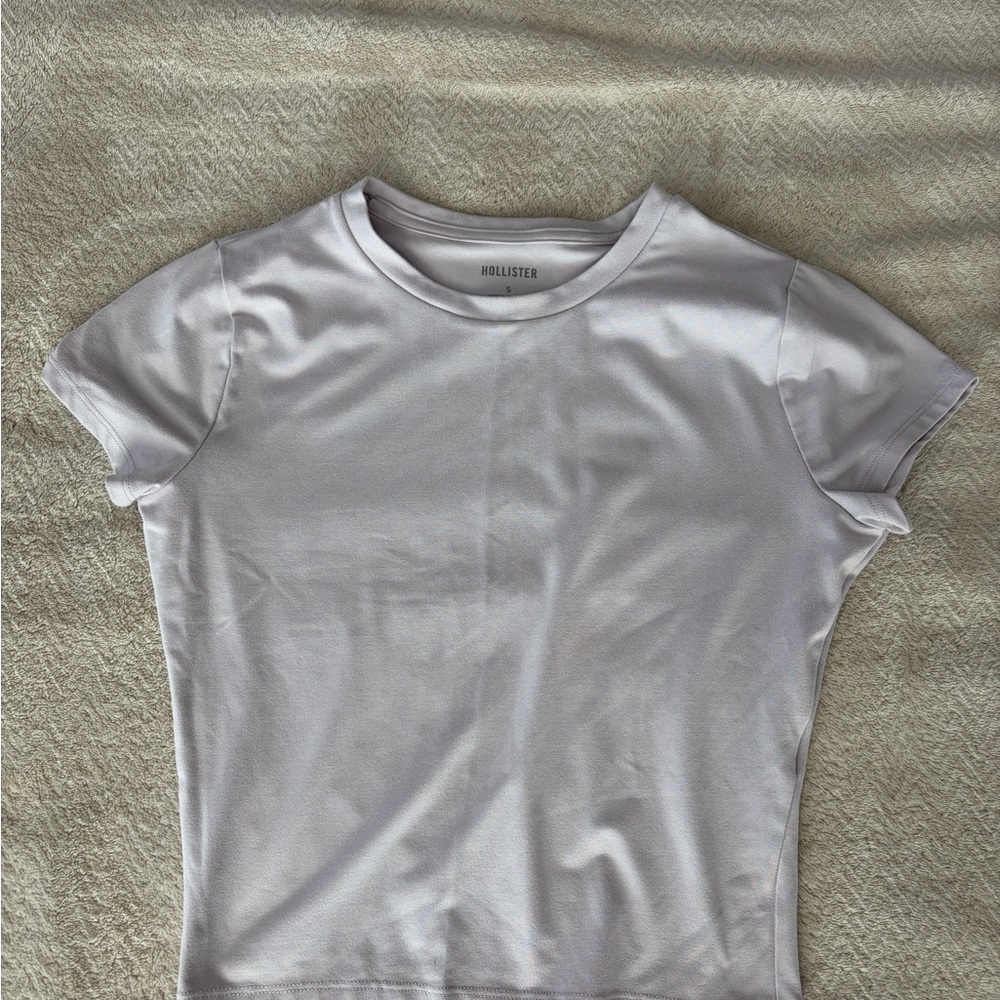 Hollister Women's Light Pink Crewneck Short Sleeve Tee